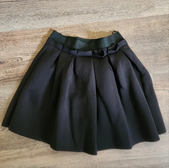 Connection 18 Skirt - Picture 1 of 4